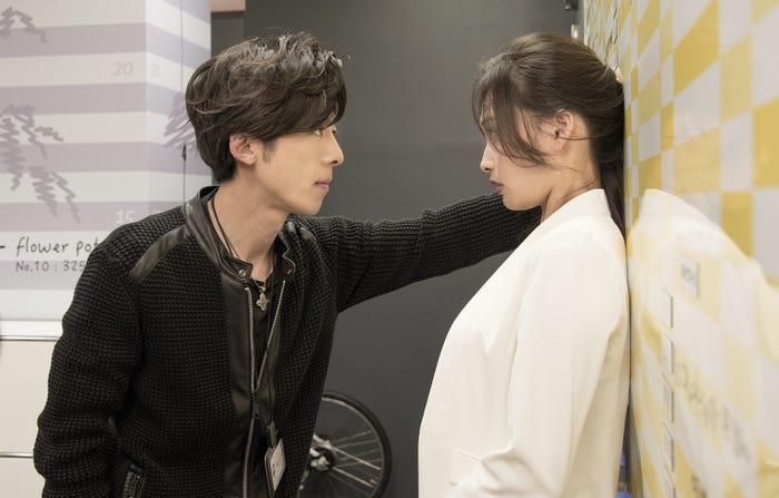 高橋一生、大政絢/画像提供:関西テレビ