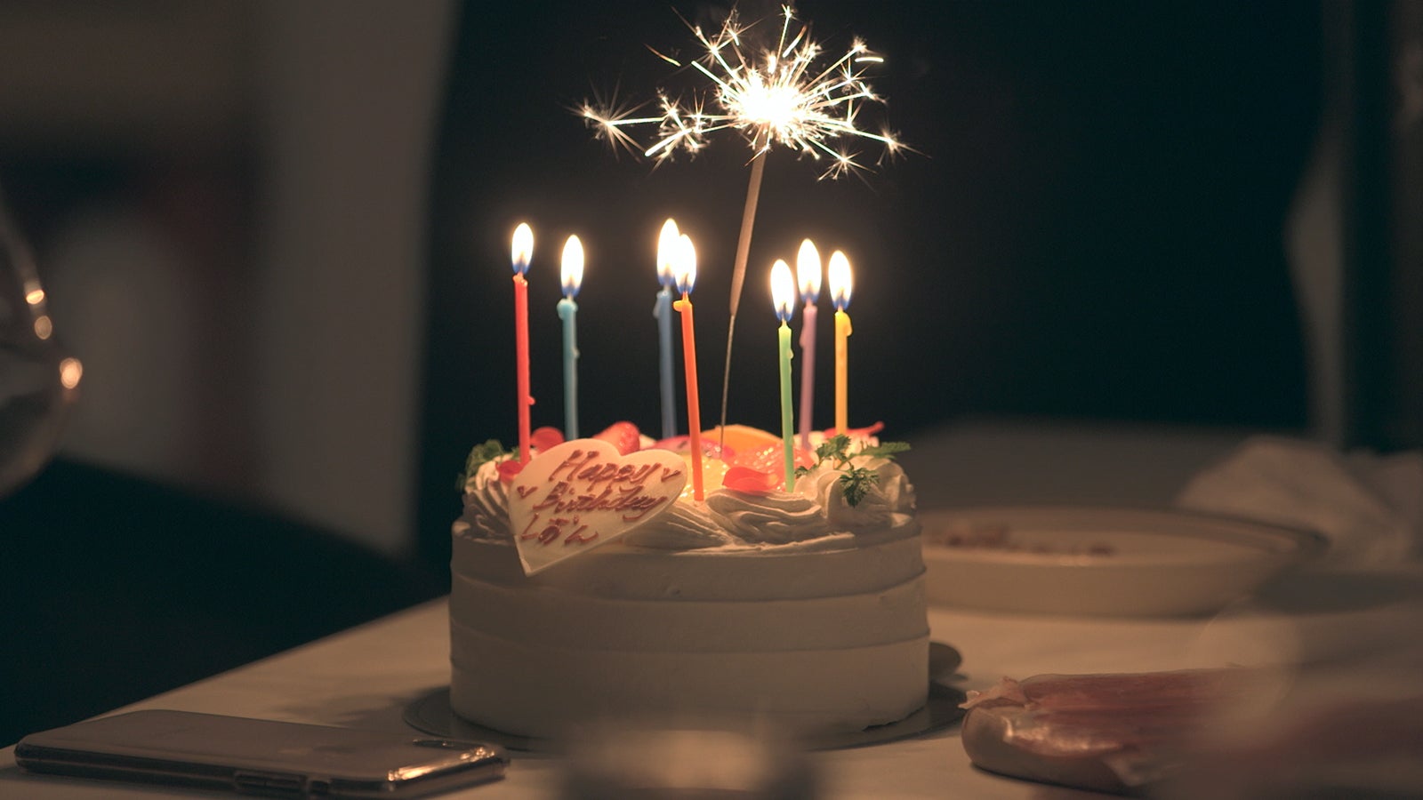 志遠のバースデーケーキ「TERRACE HOUSE TOKYO 2019-2020」39th WEEK（C）フジテレビ／イースト・エンタテインメント