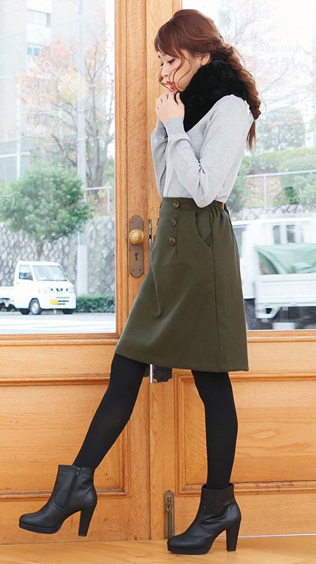 ウール調フロントボタン台形スカート「神戸レタス」1490円（税込）／画像提供：神戸レタス