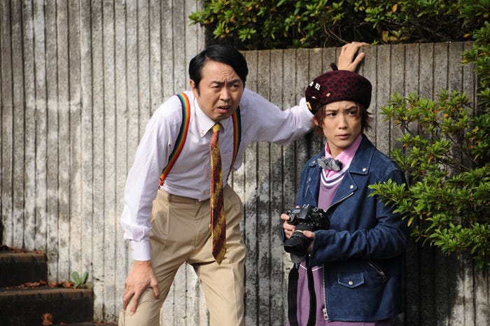 田中卓志、土屋シオン(C)「ビルド&エグゼイド」製作委員会(C)石森プロ・テレビ朝日・ADK・東映