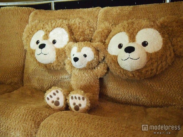 ダッフィーのラッピングバスは“ふわふわ”仕様(C)Disney