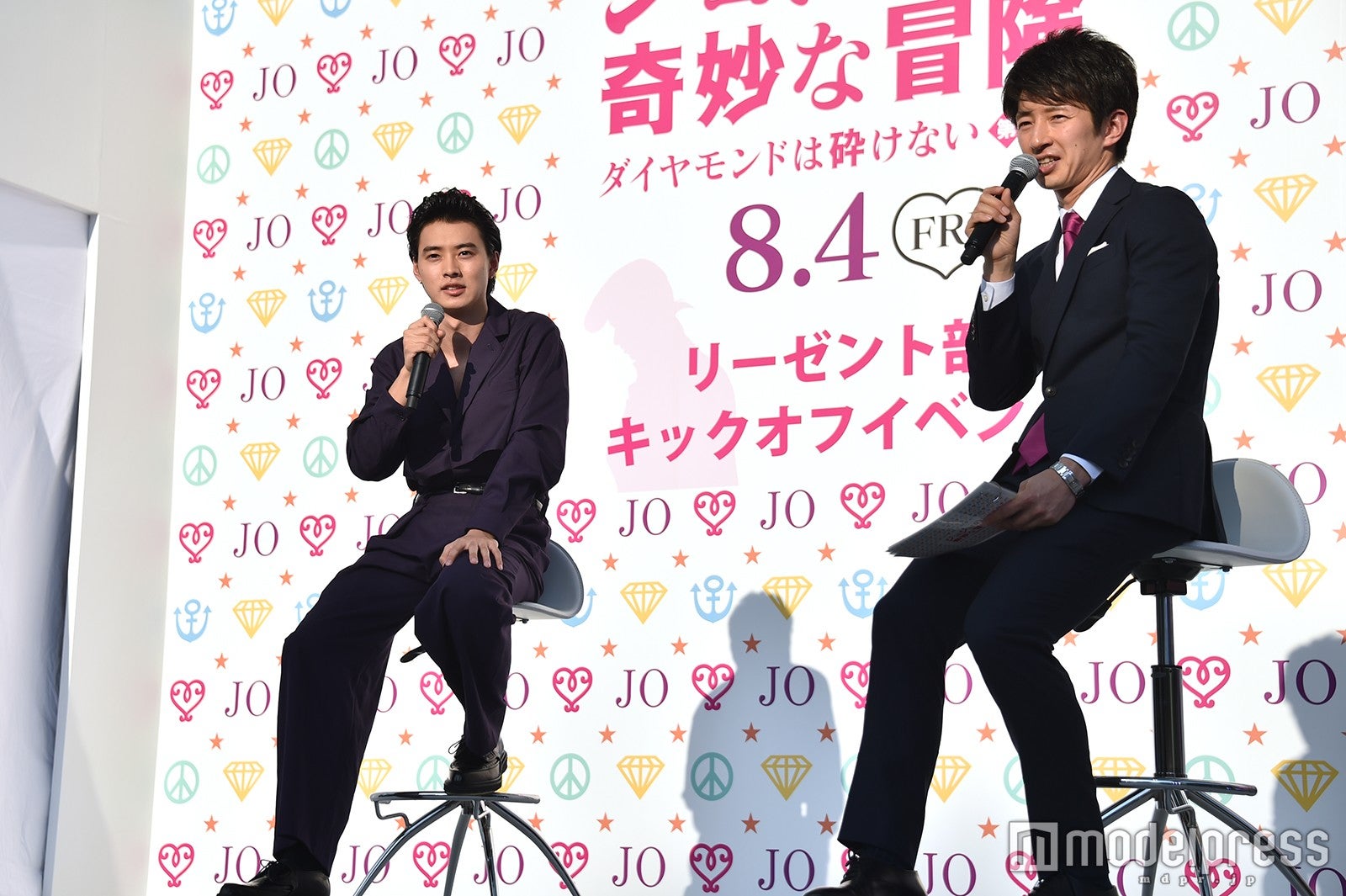 山崎賢人、杉山真也TBSアナウンサー （C）モデルプレス