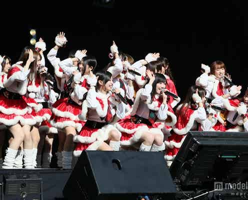 AKB48渡辺麻友・島崎遥香ら、ミニスカサンタで握手会