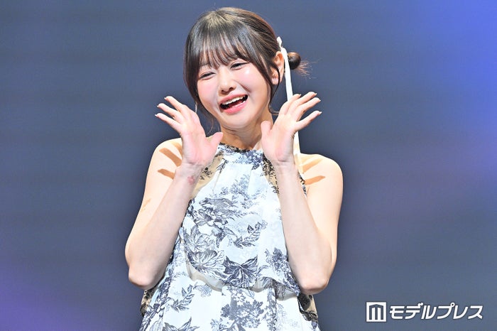 韓国人インフルエンサー・ちせ、ミニ丈ワンピ×くま耳お団子ヘアで可愛さ全開【GAKUSEI RUNWAY 2024 SPRING＆SUMMER】