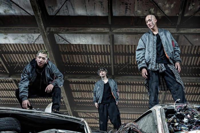 村上虹郎ら(C)和久井健/講談社(C)2023映画「東京リベンジャーズ2 血のハロウィン編」製作委員会