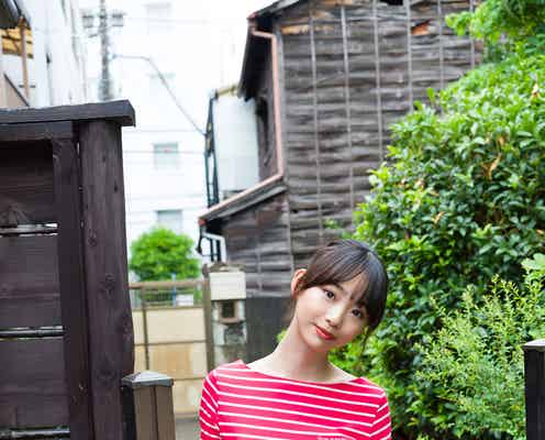 “仮面ライダーヒロイン”松本麗世、ミニ丈ワンピで美脚輝く「週刊少年サンデー」初登場