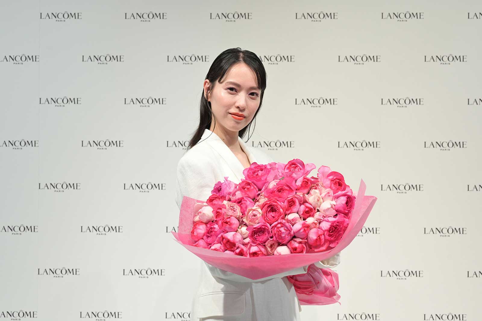 戸田恵梨香、“得意”のゲームで美容液100本ゲット「圧倒的な存在感ですね」