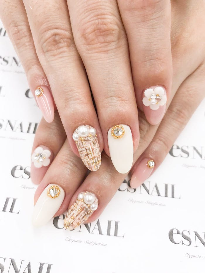 季節感ある指先に/画像提供:esNAIL