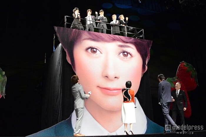 実物約30倍の真木よう子が出現