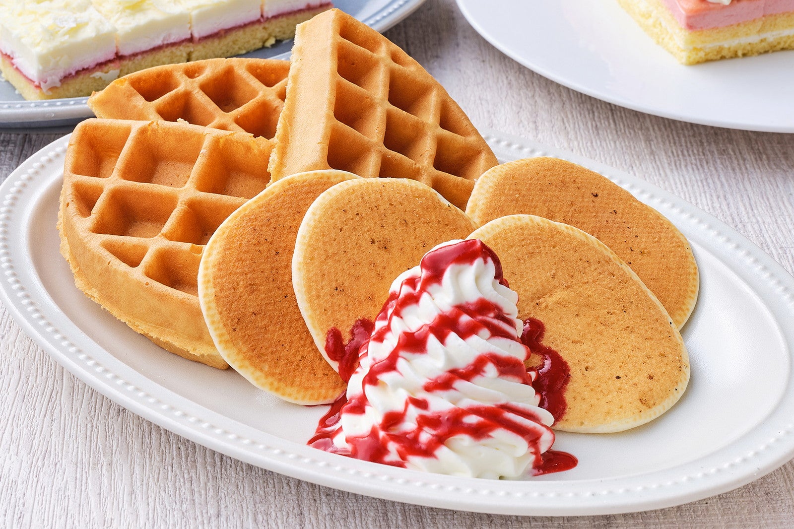 クレイジーストロベリー スイーツブッフェ／提供画像