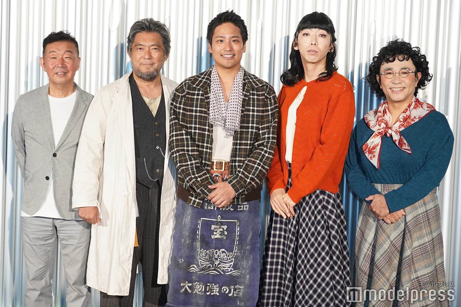 鄭義信氏、渡辺いっけい、桐山照史、柄本時生、八嶋智人（C）モデルプレス