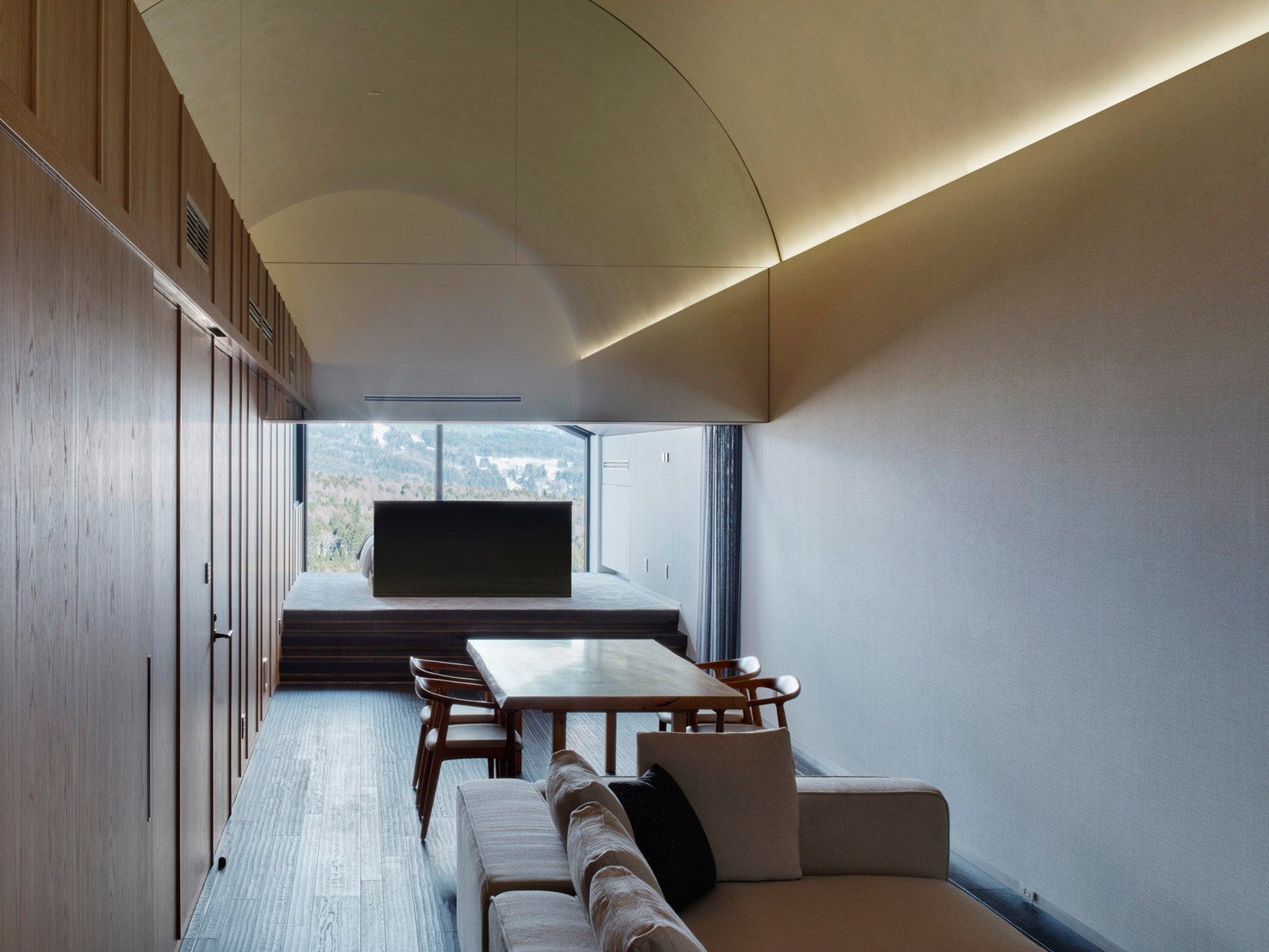 ロマ（提供写真）