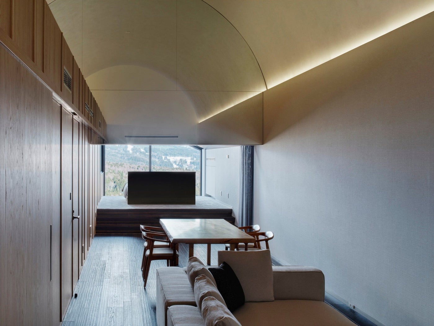 ロマ（提供写真）