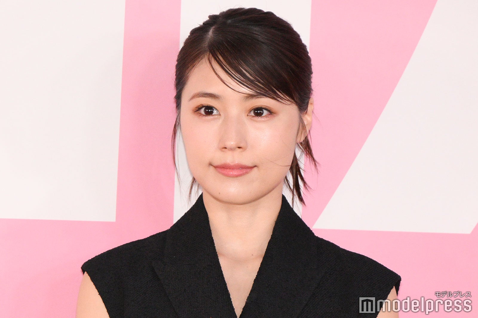 有村架純、新月9「海のはじまり」チームへの思い「忘れられない夏を過ごしたい」【ミス ディオール展覧会 ある女性の物語】 - モデルプレス