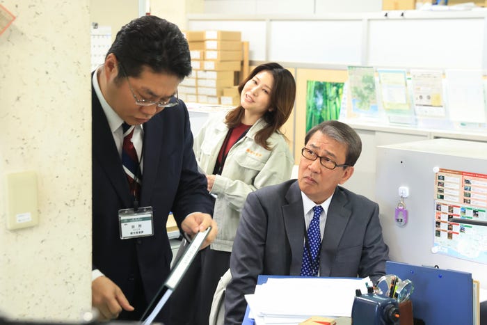 松尾諭、佐津川愛美、中井貴一「続・続・最後から二番目の恋」第5話(C)フジテレビ