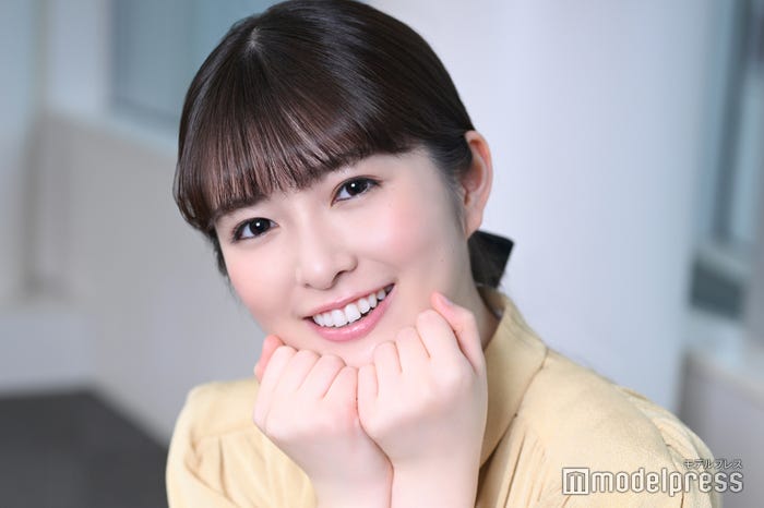 小川彩/第2話でのワンシーンを再現(C)モデルプレス