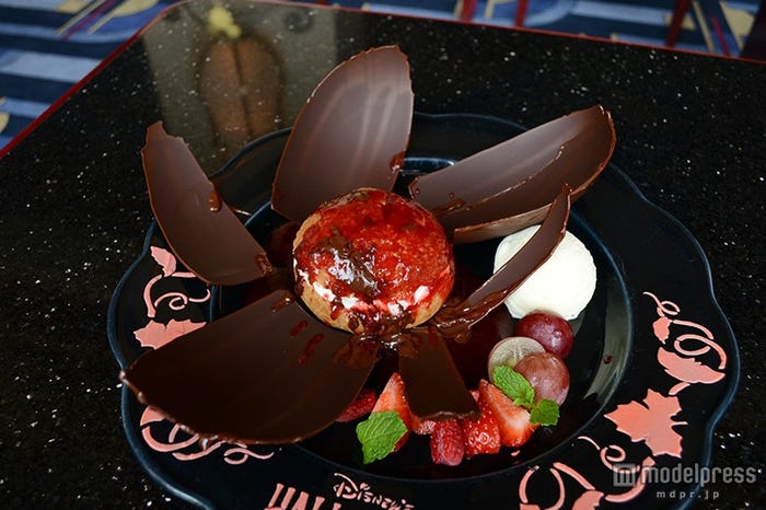 花びらのように広がる