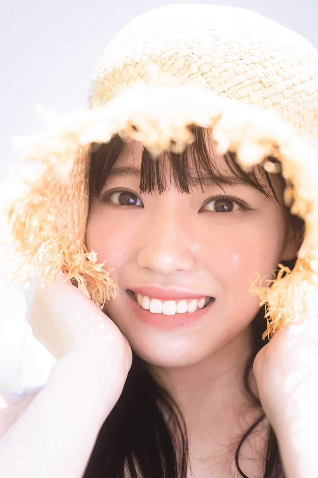 岩田陽菜／「STU48岩田陽菜1st写真集 選べないクレヨン」（C）KADOKAWA（C）STU PHOTO／TANAKA TOMOHISA