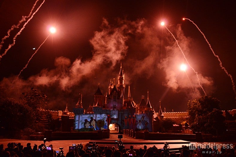 新しい花火のショー「ディズニー・イン・ザ・スターズ」スペシャルバージョン