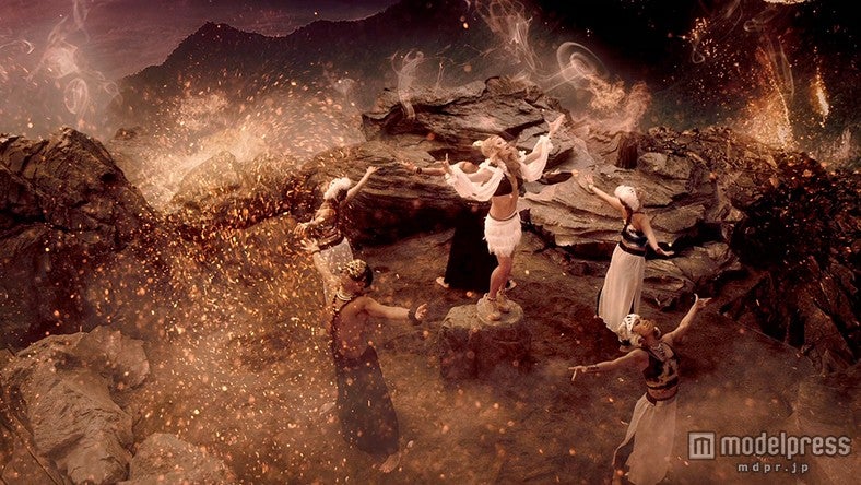 「Dance In The Rain -Music Video Ver.-」より