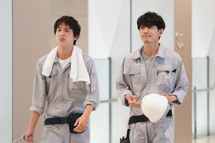中川大志、藤木直人「ボクの殺意が恋をした」第1話より (C)読売テレビ