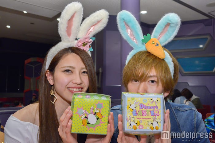 ボックスは裏表で違うデザイン/モデル:辻川可奈子、浜田健斗(C)モデルプレス