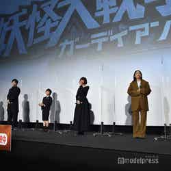 （左から）大島優子、大倉孝二、大沢たかお、寺田心、杉咲花、安藤サクラ、赤楚衛二（C）モデルプレス