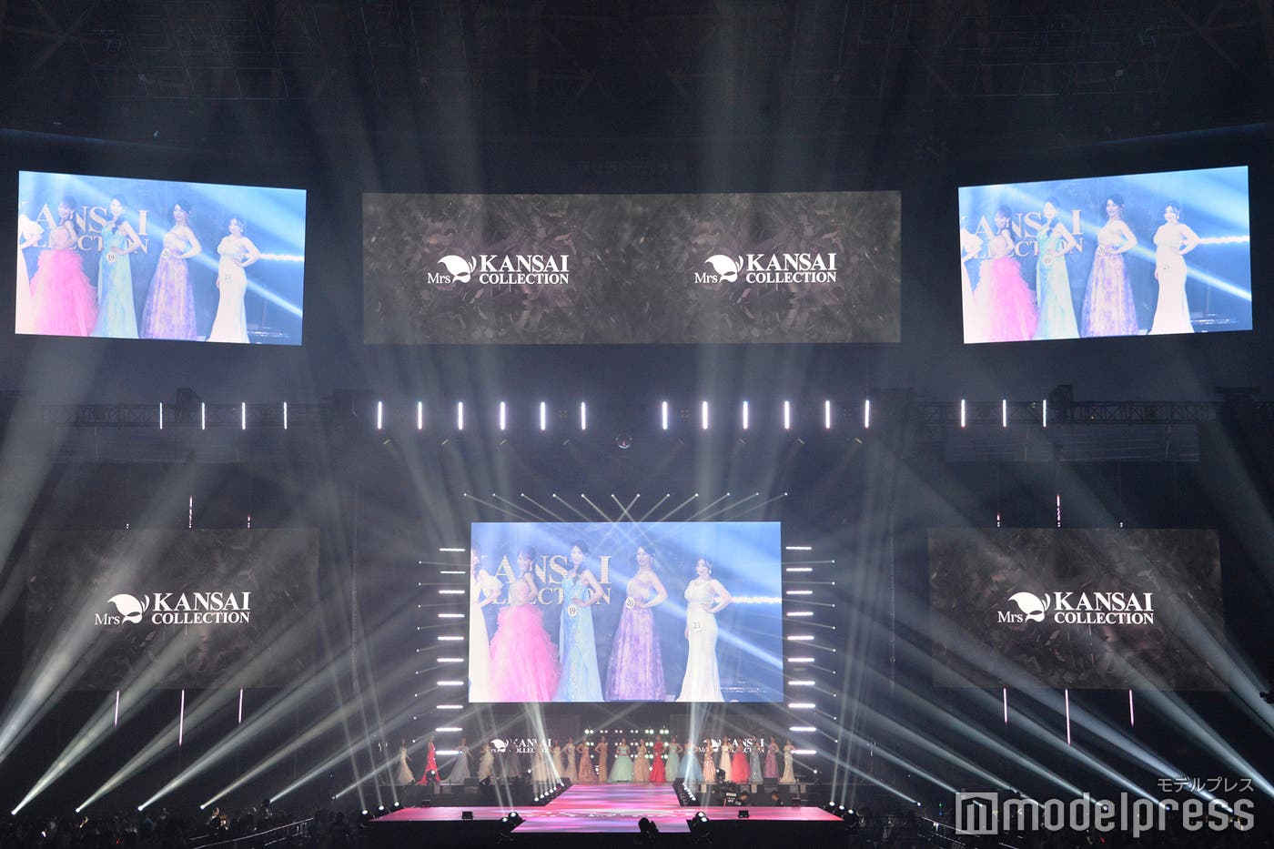 ステージの様子(C)モデルプレス