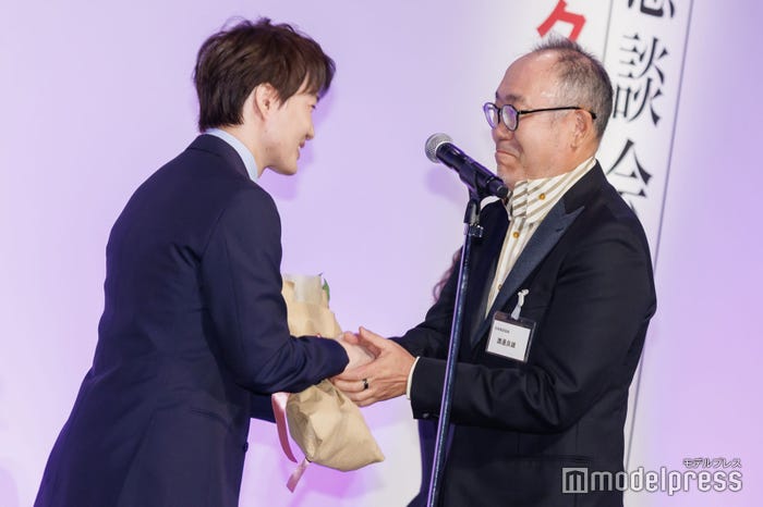 神木隆之介、渡邊良雄氏(C)モデルプレス