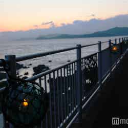 ビン玉ロード/夕焼け時にはノスタルジックな景色に(C)モデルプレス