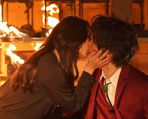 「美食探偵」中村倫也&小池栄子、炎の中でキス