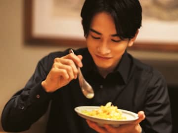 町田啓太が 思わず本気でほおばる炒飯とは 1人でふらっと来たくなる 上質な大人中華 モデルプレス 町田啓太が 思わず本気でほおばる炒飯とは 1人でふらっと来たくなる 上質な大人中華 モデルプレス