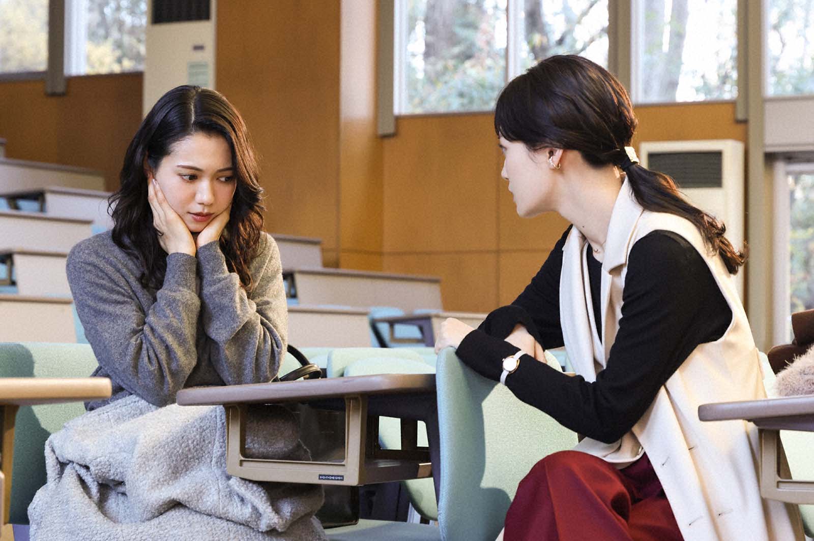 二階堂ふみ、山下美月「Eye Love You」第5話より（C）TBS／撮影：高橋裕子