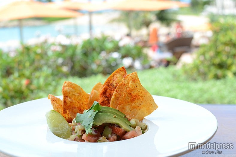 エビのマリネ トルティーヤチップス添え（＄12）