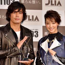モデルプレス - <速報>剛力彩芽&伊藤英明が受賞「ベストレザーニスト2012」
