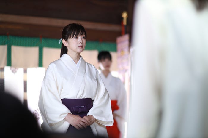 斉藤由貴/「言霊荘」第1話より(C)テレビ朝日