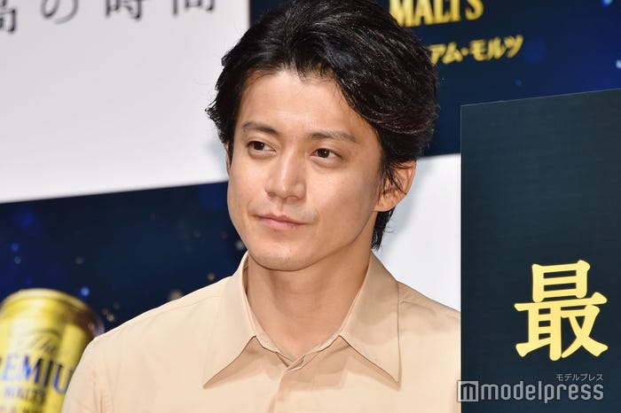 小栗旬(C)モデルプレス