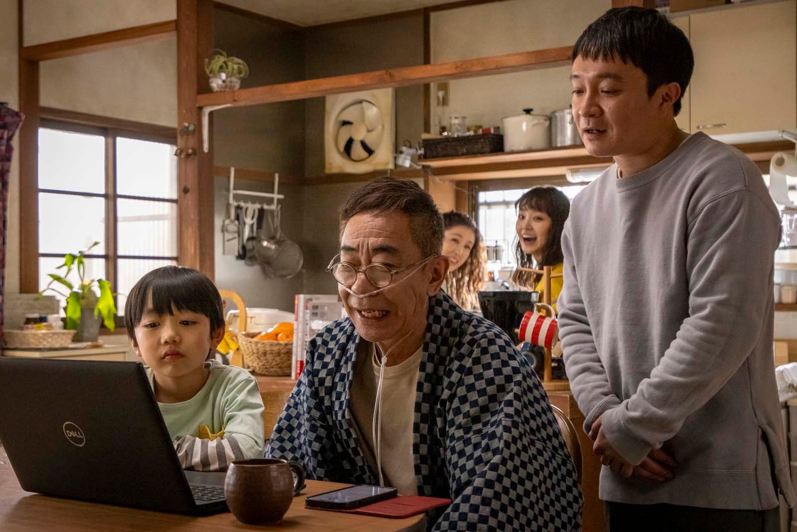 （左から）石塚陸翔、木梨憲武、濱田岳「春になったら」第10話より（C）カンテレ
