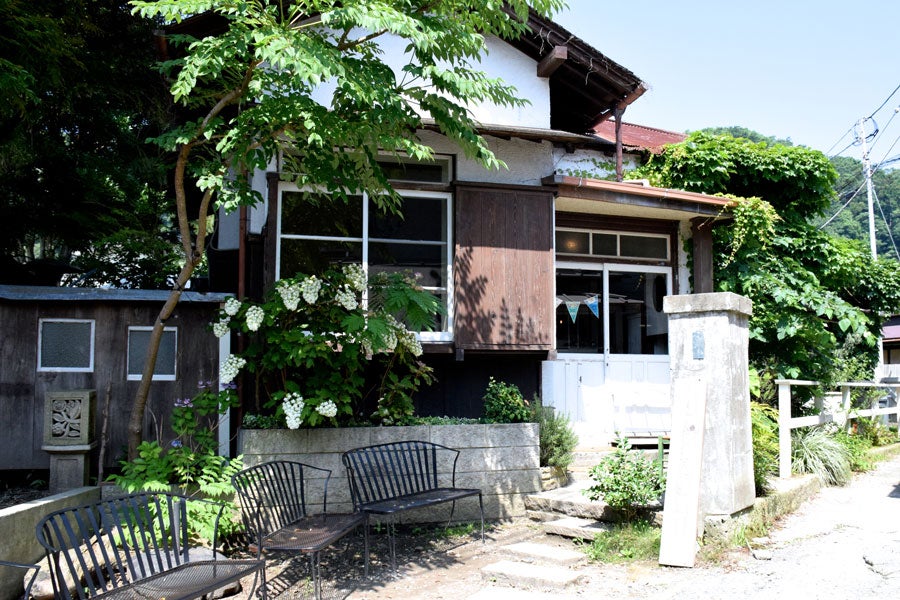 cafe 坂の下　外観