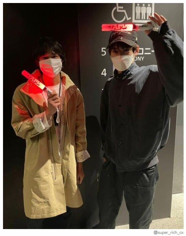 赤楚衛二＆嘉島陸、町田啓太出演ショー鑑賞「ペンライト振るの楽しかった」