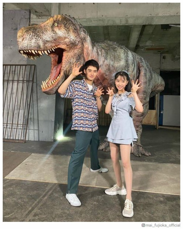 藤岡弘、の娘・藤岡舞衣、兄・真威人との2ショット公開「美男美女すぎる」と反響