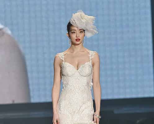 松島花、“世界一の花嫁”を体現 息を呑むほどの美しさに会場騒然<東京ランウェイ 2015 SPRING/SUMMER>