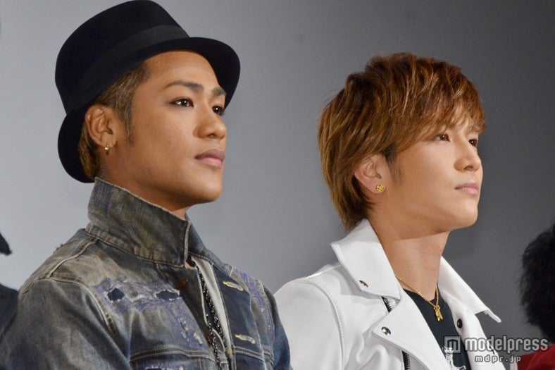 ELLY（左）、岩田剛典（右）