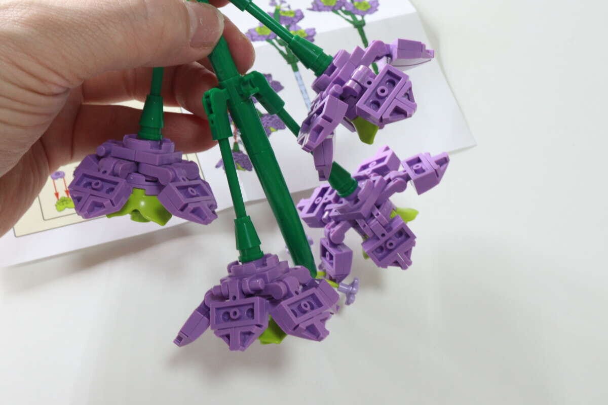 ダイソーのブロック（すみれ）を組み立てる