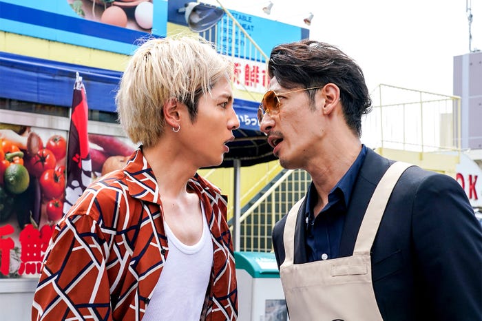 志尊淳、玉木宏/「極主夫道」第1話より(C)日本テレビ・読売テレビ