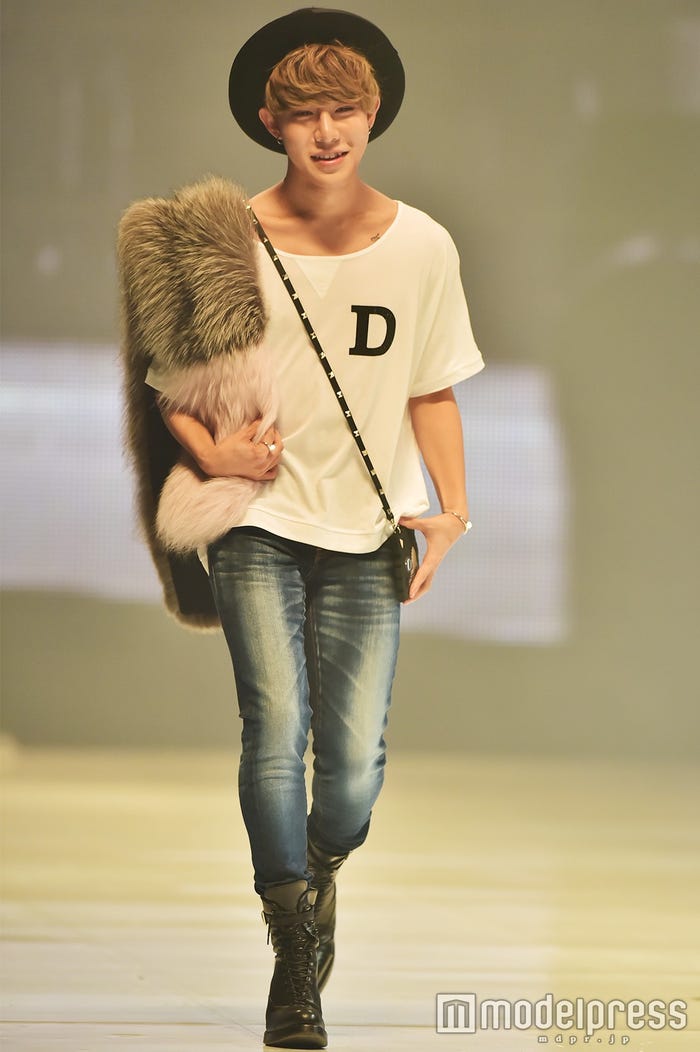 SHOUTA/「神戸コレクション2016 AUTUMN/WINTER」ステージより(C)モデルプレス