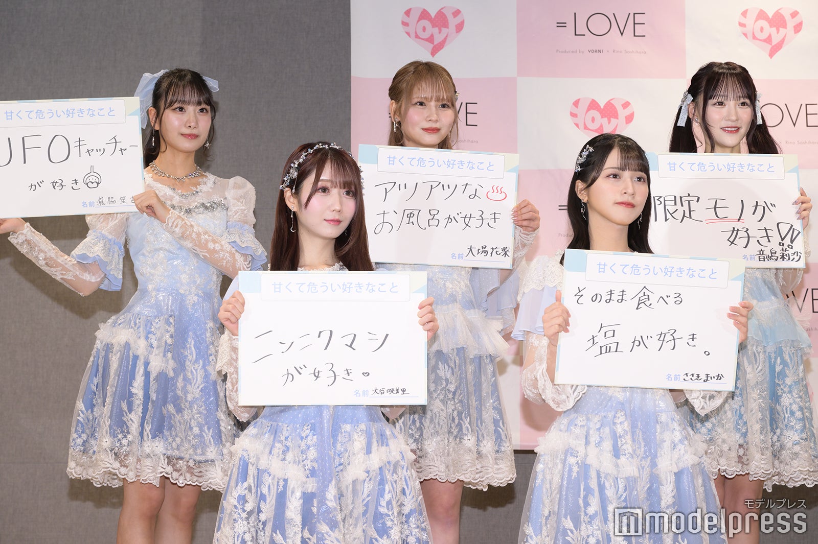 （後列左から）瀧脇笙古、大場花菜、音嶋莉沙（前列左から）大谷映美里、佐々木舞香（C）モデルプレス