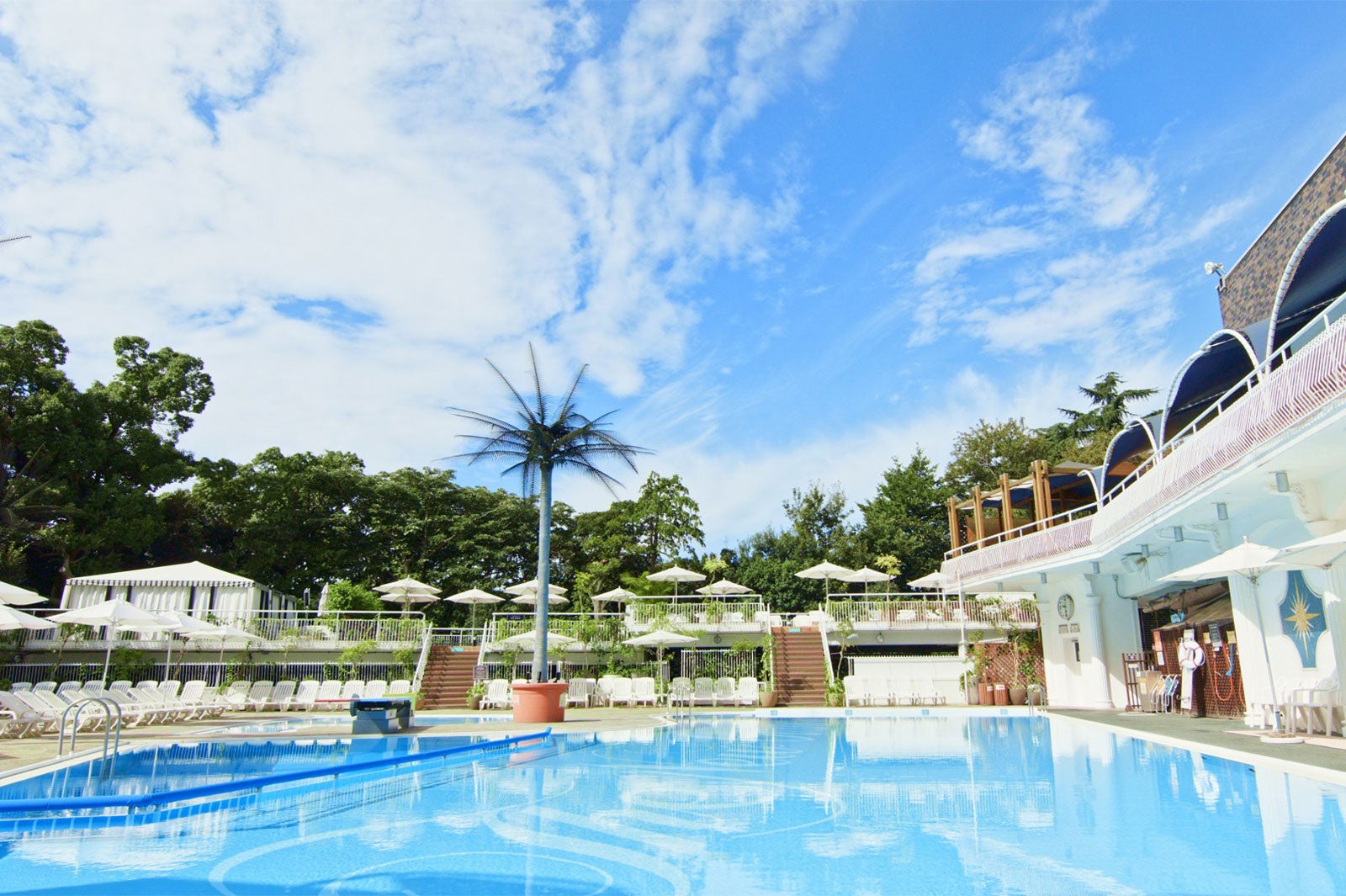 THE NEW OTANI POOLS／画像提供：ホテルニューオータニ