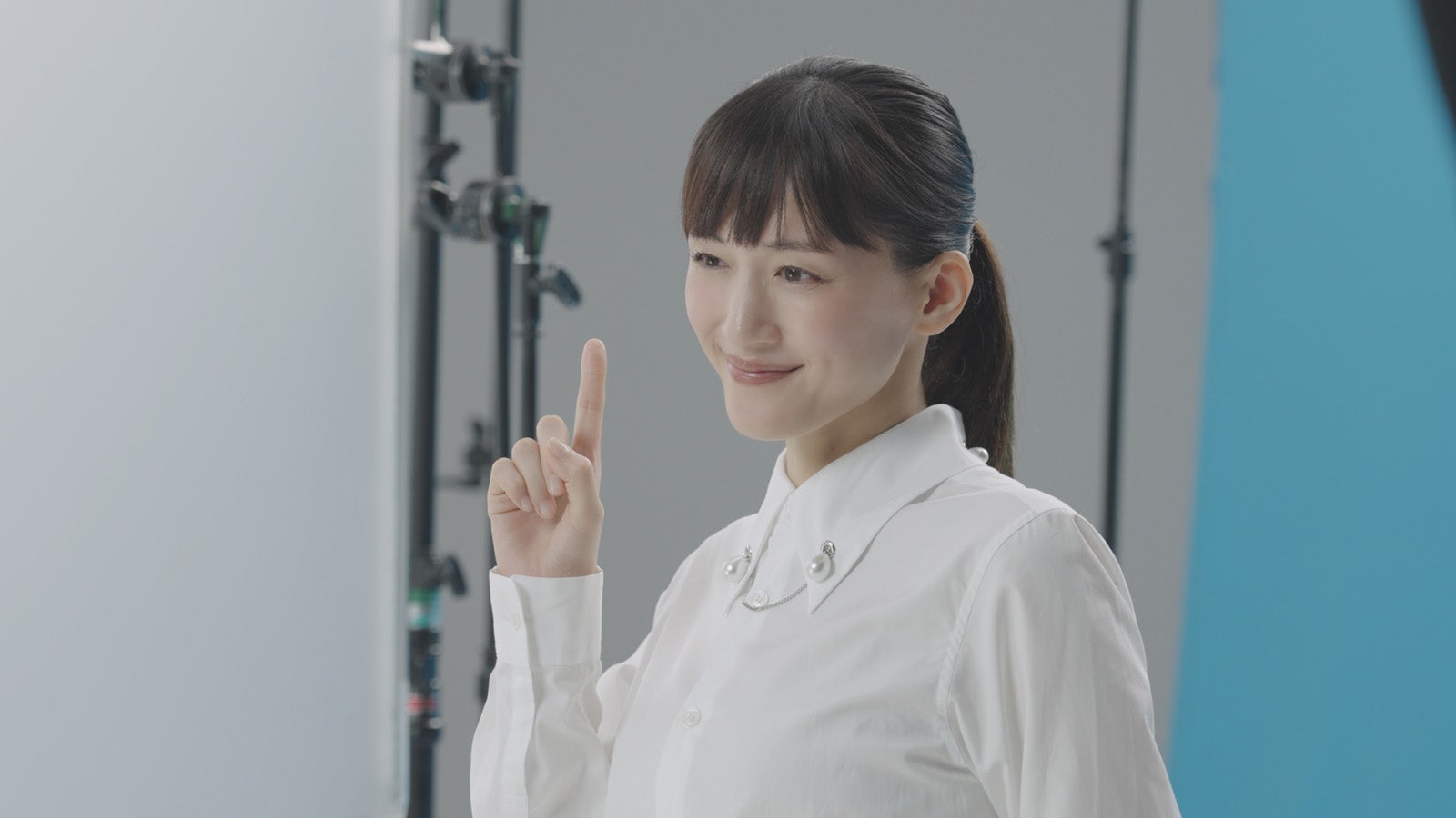 綾瀬はるか「ベンザブロック プレミアムDX」シリーズ新TVCM（提供写真）