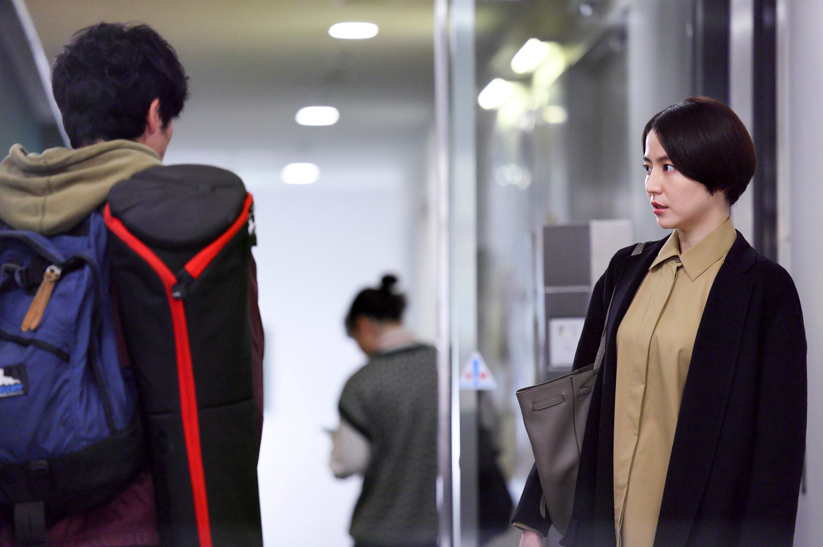 眞栄田郷敦、長澤まさみ／ 「エルピス―希望、あるいは災い―」第5話より（C）カンテレ